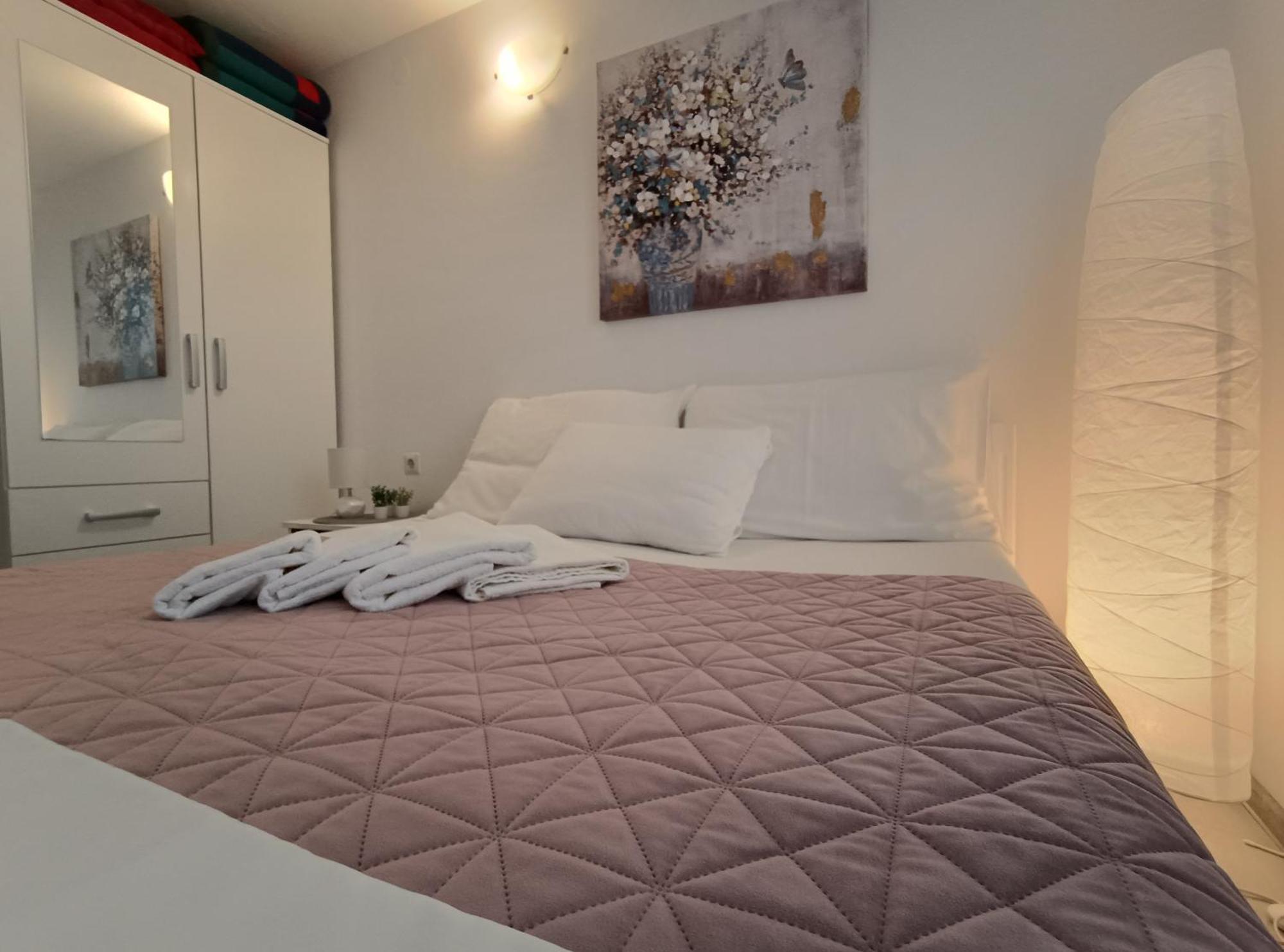 Apartments Vuleta Đảo Pag Ngoại thất bức ảnh