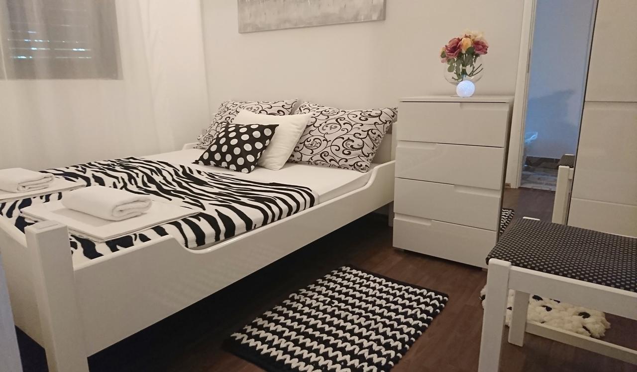 Apartments Vuleta Đảo Pag Ngoại thất bức ảnh